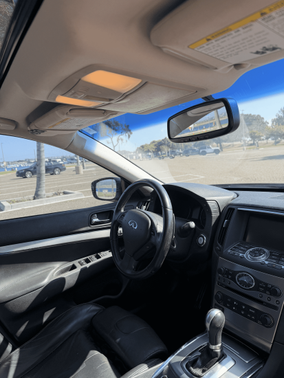 2013 INFINITI G37 x