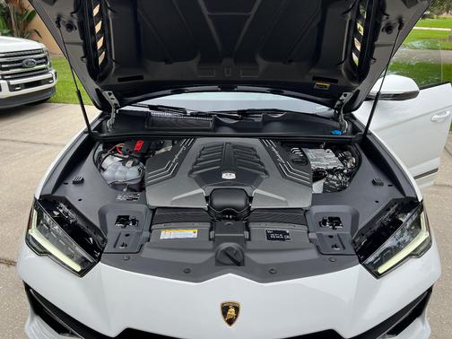 2024 Lamborghini Urus S