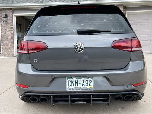 2018 Volkswagen Golf R 4-Door w/DCC & Navigation