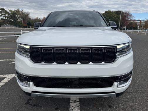 2023 Jeep Wagoneer Series II