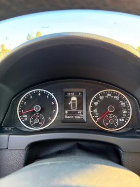 Gray 2014 Volkswagen Tiguan 4MOTION Auto SE