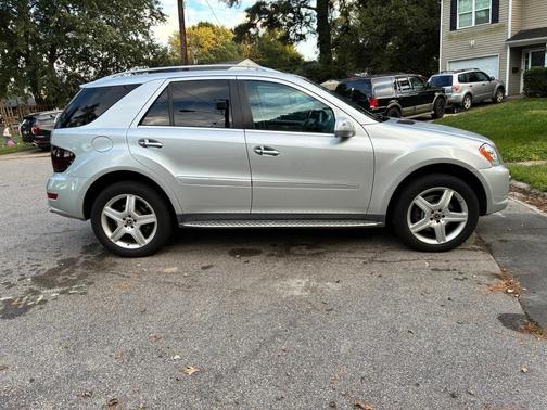 Silver 2009 Mercedes-Benz M-Class ML 550 4MATIC