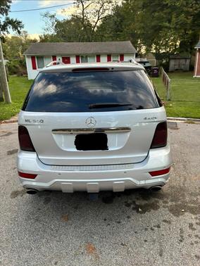 Silver 2009 Mercedes-Benz M-Class ML 550 4MATIC