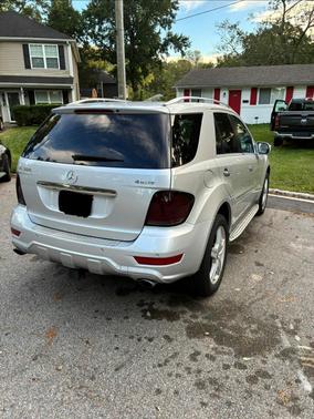 Silver 2009 Mercedes-Benz M-Class ML 550 4MATIC