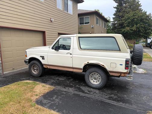 Beige 1995 Ford Bronco Eddie Bauer