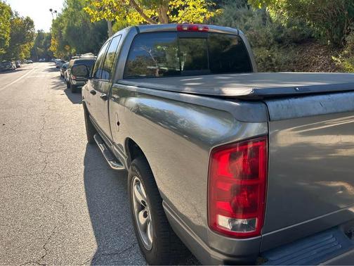 Gray 2005 Dodge Ram 1500 SLT Quad Cab