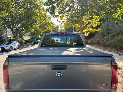 Gray 2005 Dodge Ram 1500 SLT Quad Cab