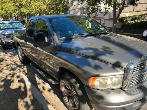 Gray 2005 Dodge Ram 1500 SLT Quad Cab