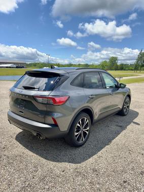 2021 Ford Escape SE Hybrid