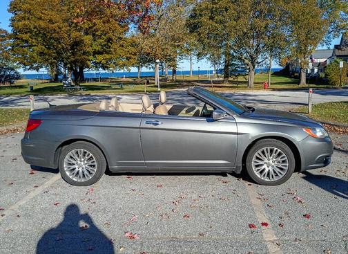 Silver 2011 Chrysler 200 Limited