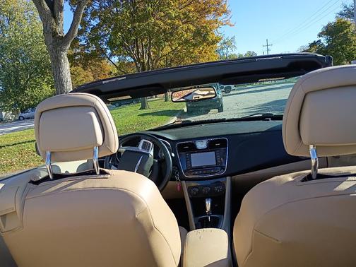 Silver 2011 Chrysler 200 Limited