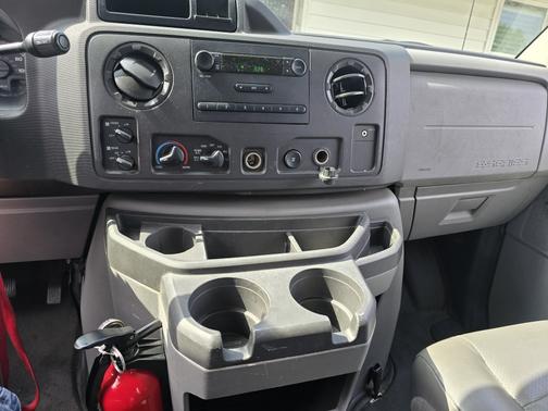 2012 Ford E350 Super Duty XL