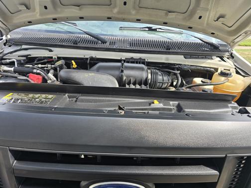 2012 Ford E350 Super Duty XL