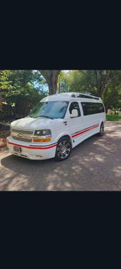 White 2018 Chevrolet Express 2500 Work Van