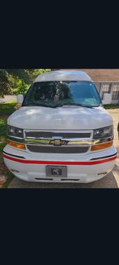 White 2018 Chevrolet Express 2500 Work Van