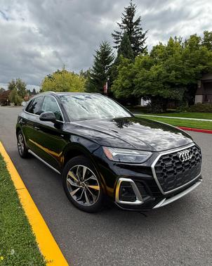 Black 2022 Audi Q5 45 S line Premium