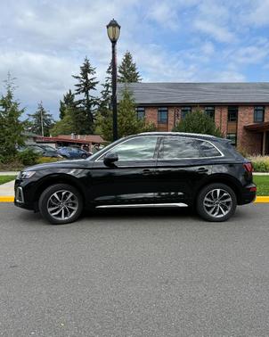 Black 2022 Audi Q5 45 S line Premium