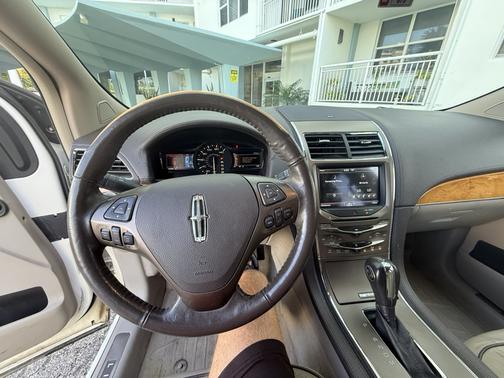 Beige 2012 Lincoln MKX Base