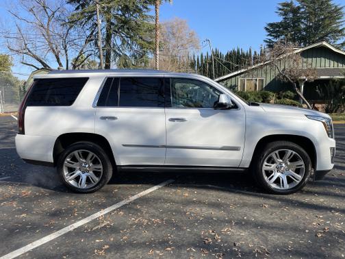 2017 Cadillac Escalade Premium Luxury