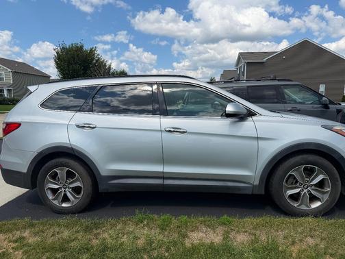 Silver 2014 Hyundai SANTA FE GLS