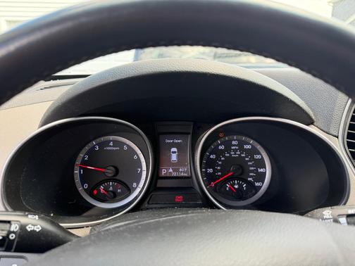 Silver 2014 Hyundai SANTA FE GLS