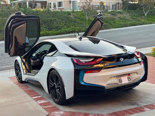 White 2016 BMW i8 Base