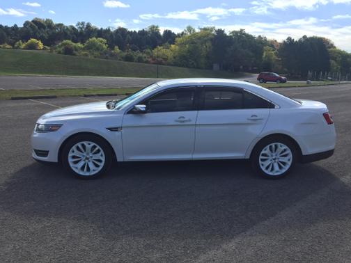 Photo 5 of 6 of 2014 Ford Taurus Limited