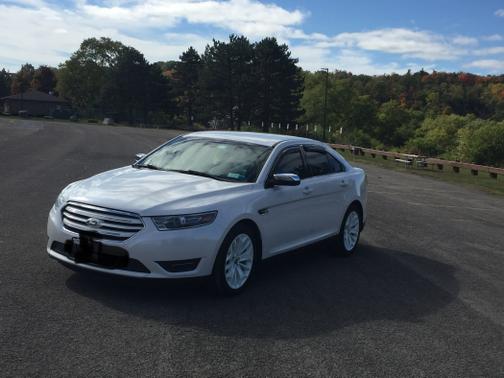 Photo 6 of 6 of 2014 Ford Taurus Limited