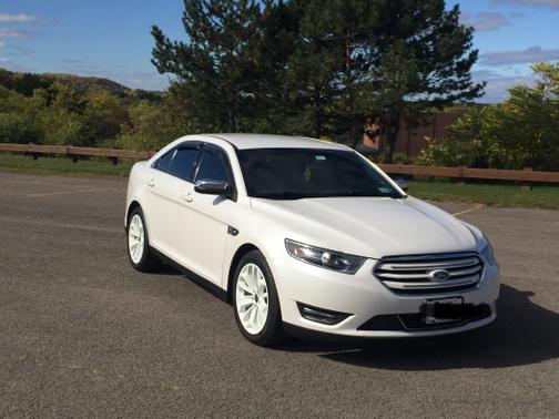 Photo 1 of 6 of 2014 Ford Taurus Limited