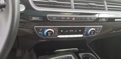 Photo 3 of 14 of 2017 Audi Q7 3.0T Premium