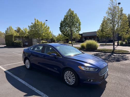 Blue 2016 Ford Fusion Energi SE Luxury