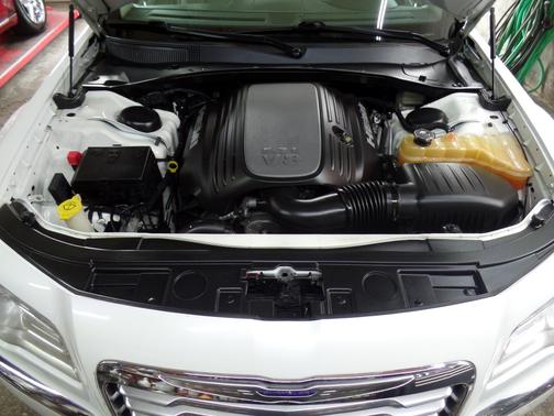 2013 Chrysler 300C Base