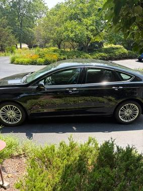 Black 2016 Ford Fusion SE