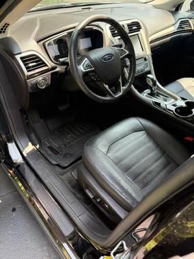 Black 2016 Ford Fusion SE