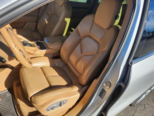 Silver 2011 Porsche Cayenne Cayenne