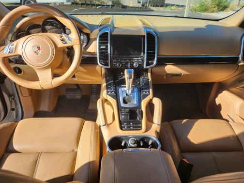 Silver 2011 Porsche Cayenne Cayenne