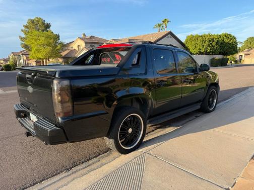 Black 2011 Chevrolet Avalanche 1500 LT