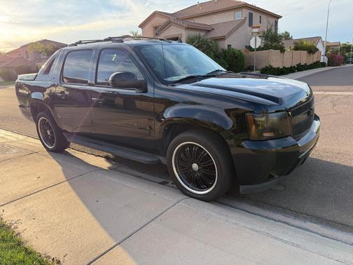 Black 2011 Chevrolet Avalanche 1500 LT