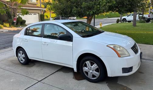 White 2007 Nissan Sentra 2