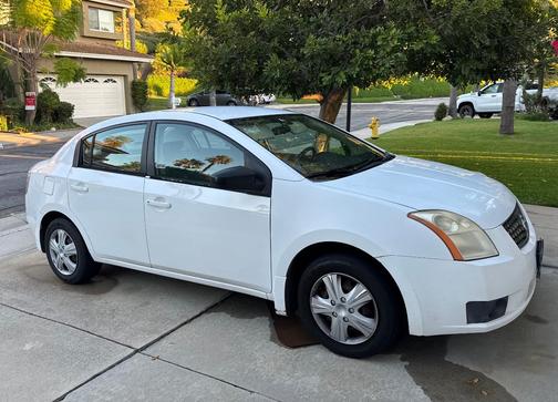 White 2007 Nissan Sentra 2