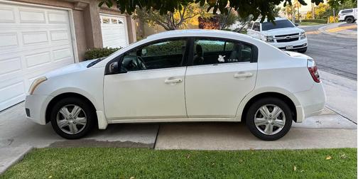 White 2007 Nissan Sentra 2
