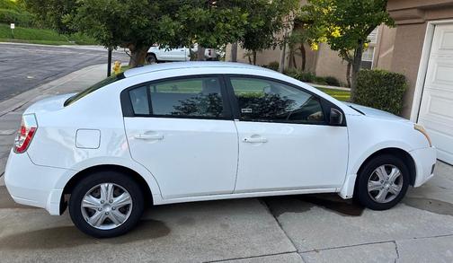 White 2007 Nissan Sentra 2