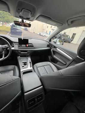 White 2019 Audi Q5 2.0T Premium