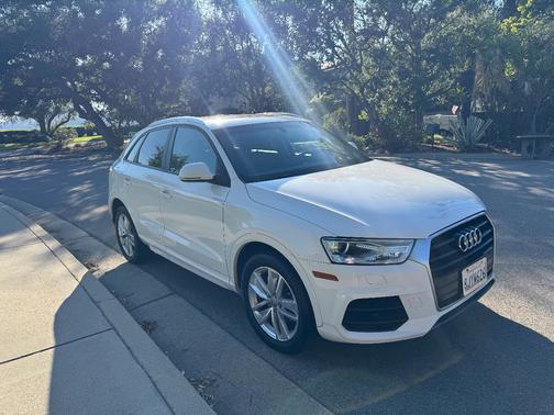 White 2017 Audi Q3 2.0T Premium