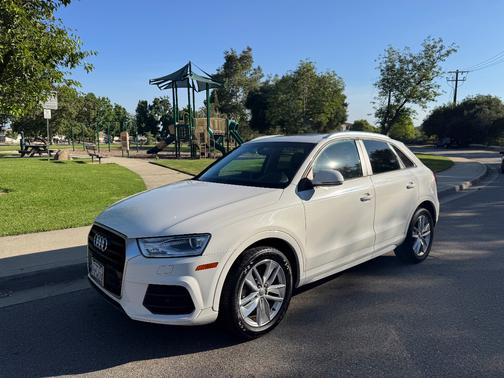 White 2017 Audi Q3 2.0T Premium