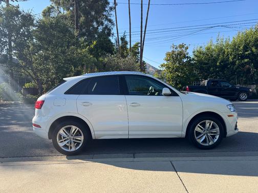 White 2017 Audi Q3 2.0T Premium