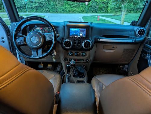 Silver 2013 Jeep Wrangler Unlimited Rubicon