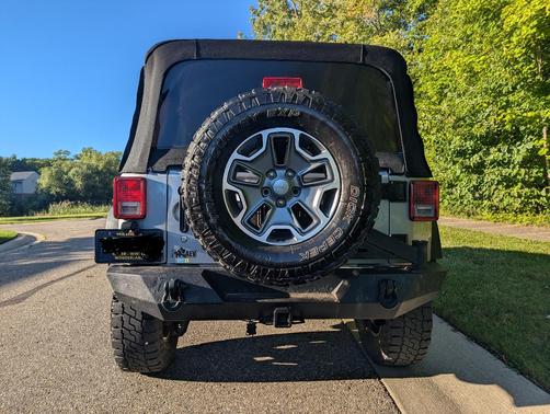 Silver 2013 Jeep Wrangler Unlimited Rubicon