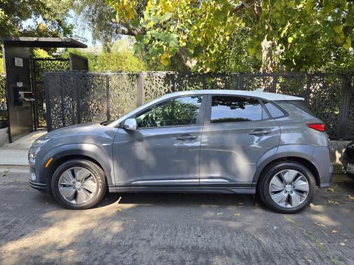 2020 Hyundai KONA EV SEL
