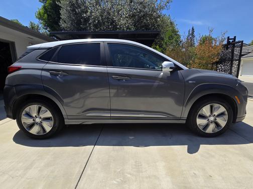 2020 Hyundai KONA EV SEL
